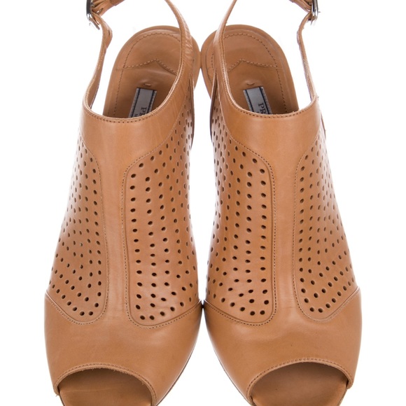 Prada
Leather Slingback Pumps
Size: 12 | IT 42 - Picture 3 of 5